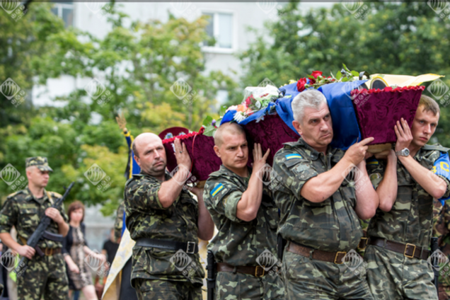 Семьям погибших украинских воинов предоставят квартиры