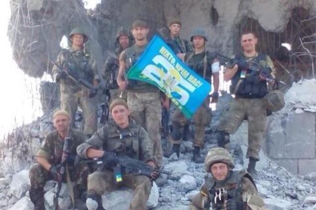 На Саур-Могиле не оставили камня на камне