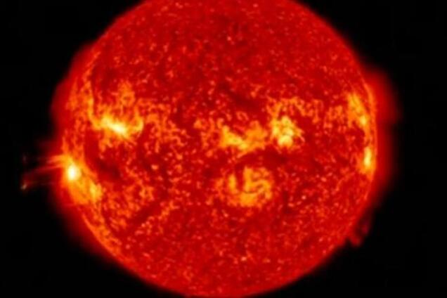 На Солнце произошла серия огромных вспышек