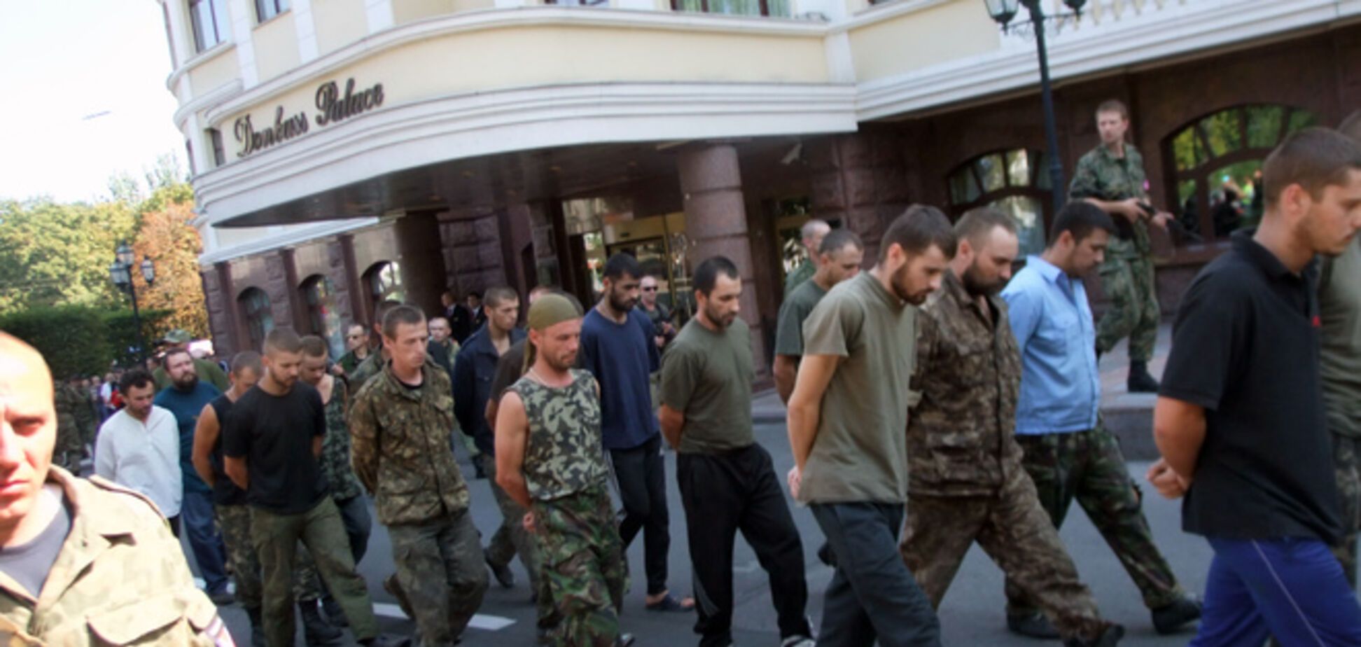 В СНБО попросили украинцев не раскрывать личности пленных бойцов АТО