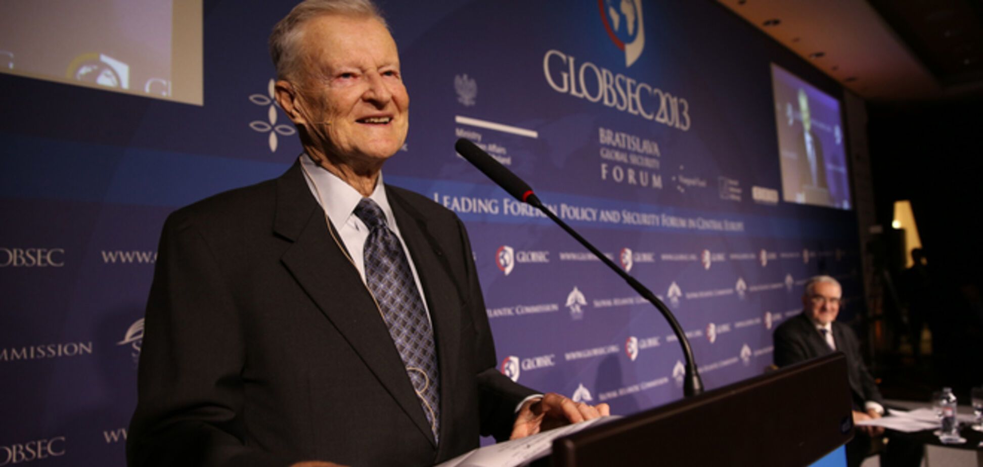 Бжезинский: Евромайдан сорвал планы Путина воссоздать Советский Союз