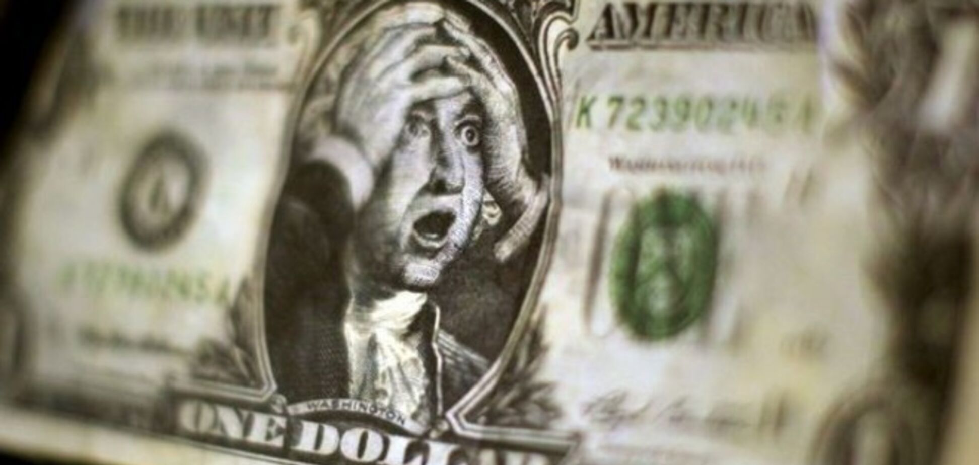 НБУ обвалил курс доллара на 50 копеек