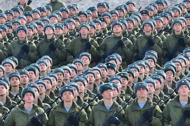 В России солдат-срочников заставляют подписывать контракты для 'учений в Ростовской области'