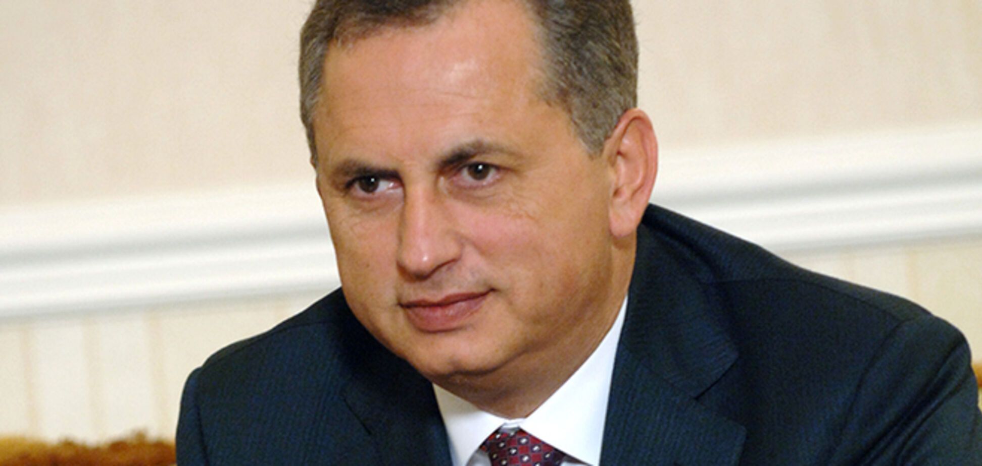 Фонд Колесникова закупил для первоклассников из Донбасса тысячи ранцев