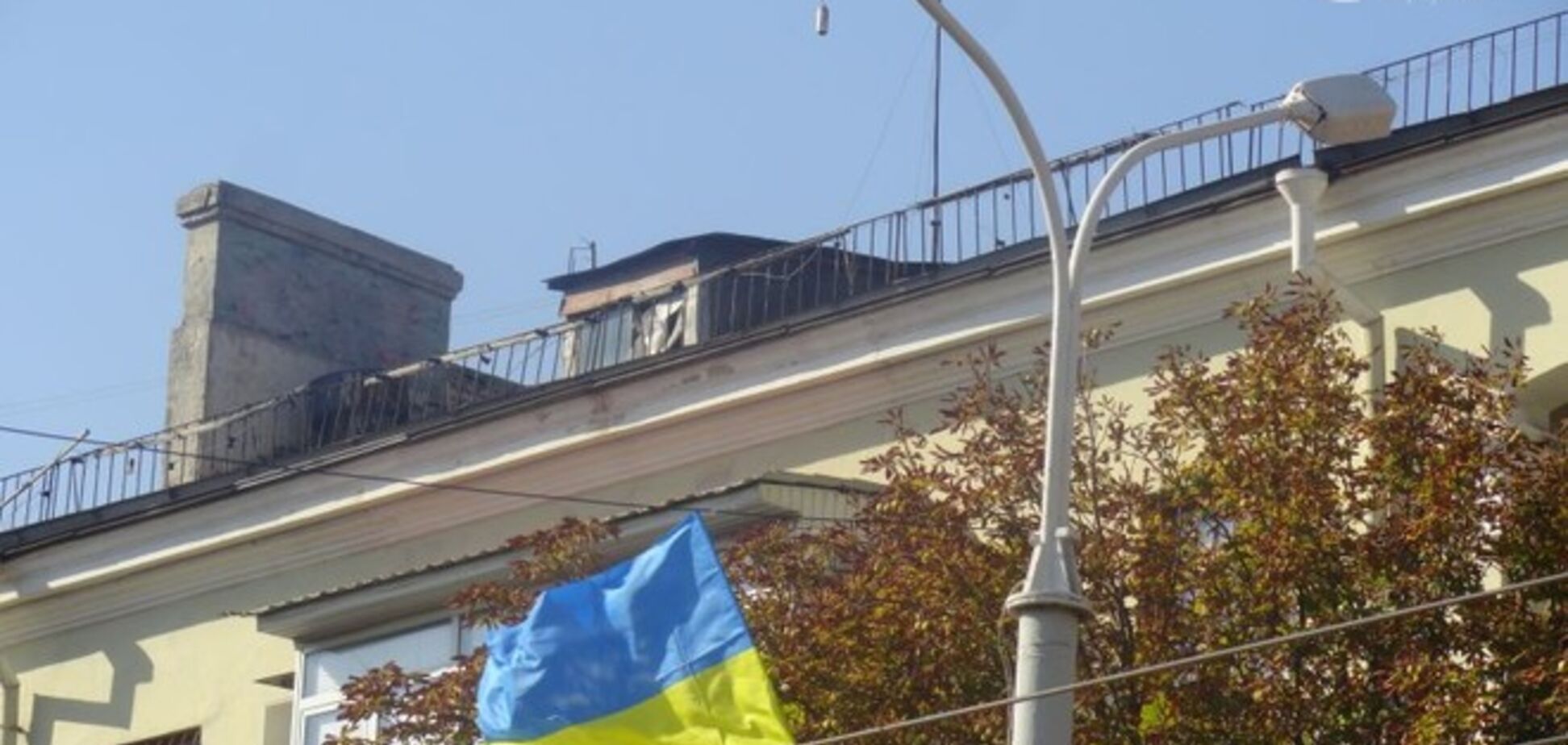 Мариуполь не сдается: весь проспект украсили новыми флагами Украины