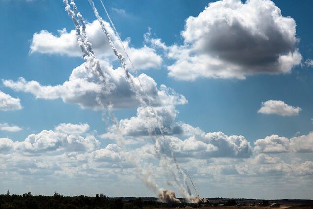 Силы АТО на Донбассе уничтожили 80 боевиков, установку 'Град' и бронетехнику РФ