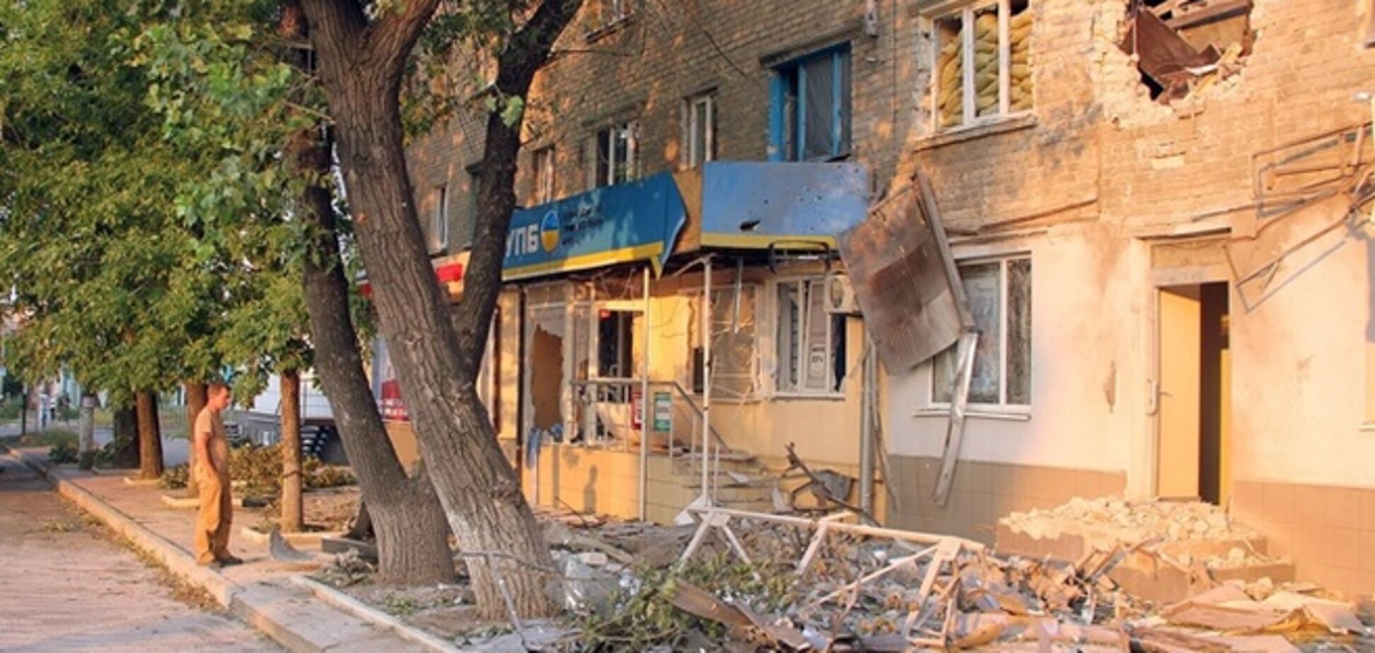 Как выживают в Луганске: воду пьют по полстакана, а еду закапывают в землю
