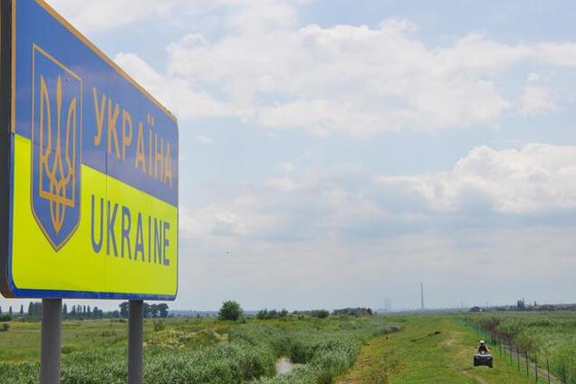Украина начала строительство 'стены' на границе с Россией