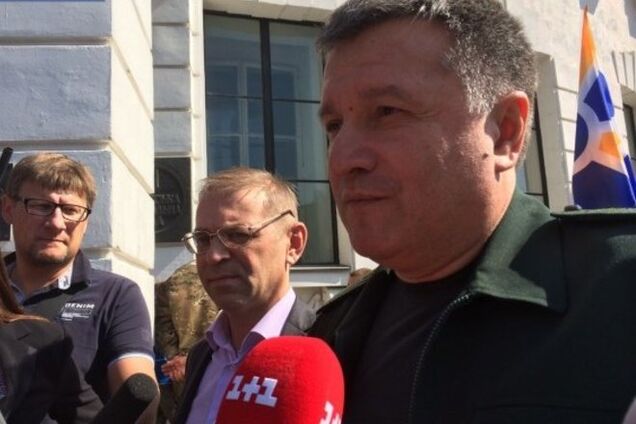 Аваков заявил о возможном объединении 'Народного фронта' с 'Блоком Порошенко'