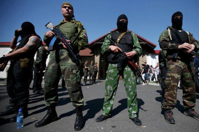 В Мариуполе 'ДНР' потребовала списки учителей: якобы собрались платить им 'зарплату'