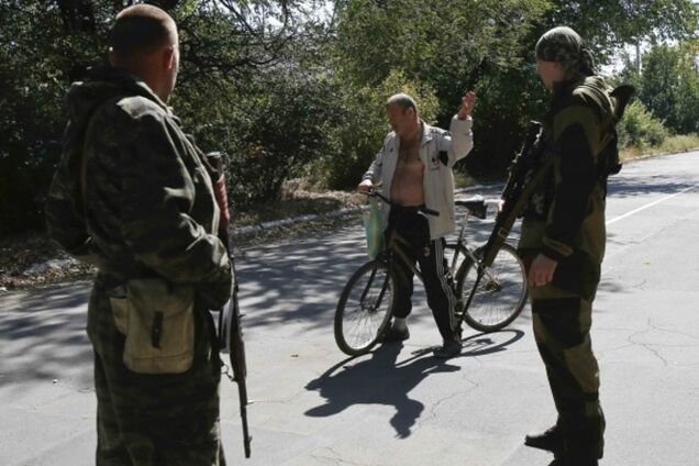 Боевики 'ДНР' начали задерживать людей без местной прописки