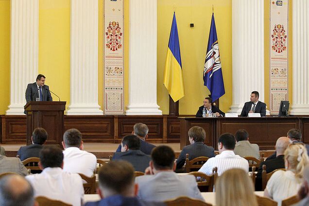 СМИ узнали зарплаты чиновников команды Кличко