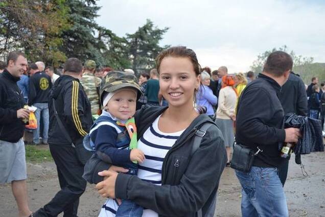 На Саур-Могиле поклонники террористов устроили 'праздник' с пивом и шашлыком