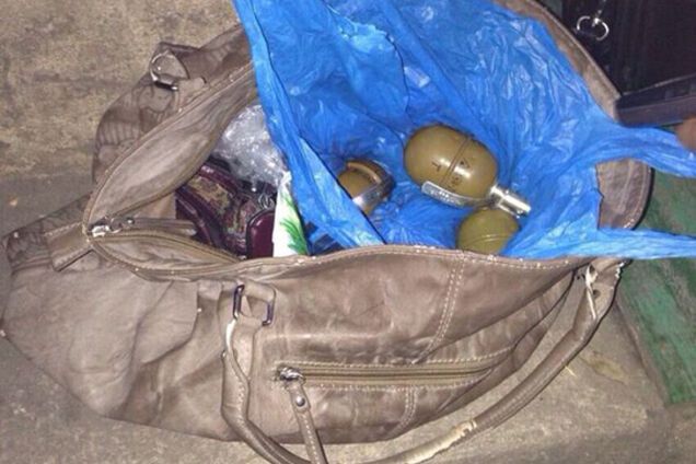 Жительница Днепропетровска несла в сумочке пять гранат с запалами