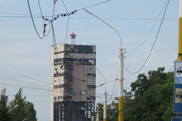 Луганск разрушенный: в городе тихо, но проблемы с электричеством, связью и водой сохранились