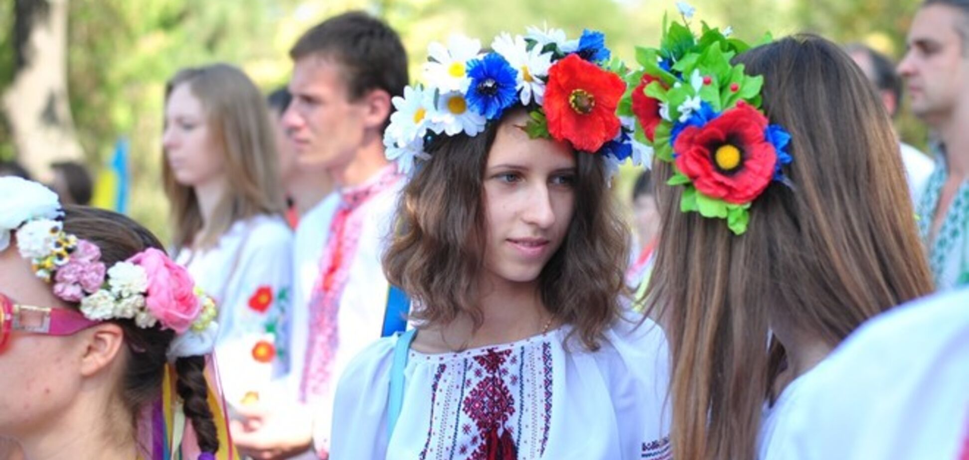 В Одессе прошел мегамарш вышиванок: Украина начинается с Одессы!