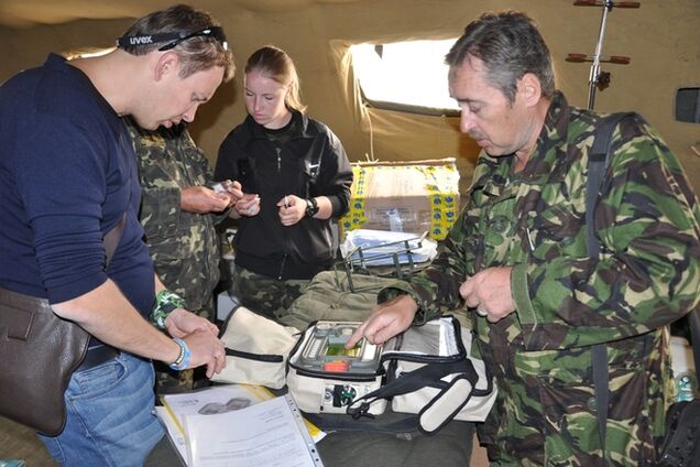 'Динамо' передало гуманитарную помощь военным в зоне АТО