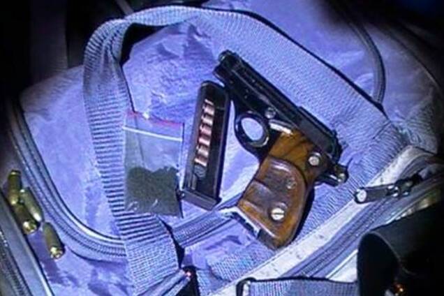 У Києві затримано автомобіль з підозрюваними у розбійному нападі