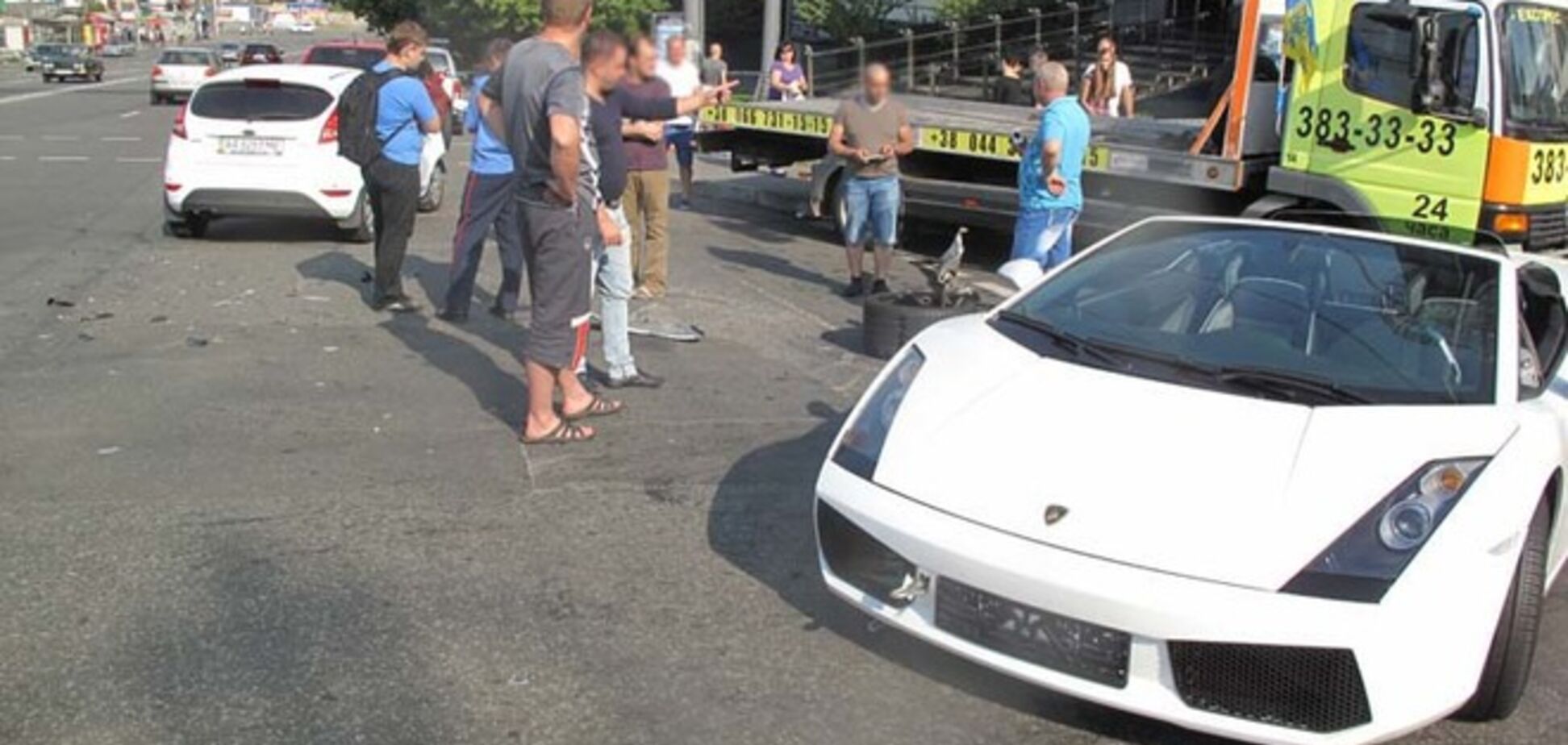 Lamborghini за $300 тысяч попала в ДТП в Киеве