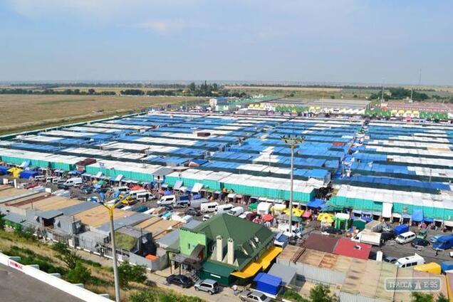 Депутати-рейдери продовжують наносити 'точковий' удар по ринку '7-й кілометр'