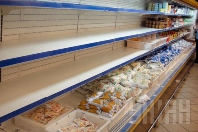 На въезде в Крым образовались 14-километровые очереди грузовиков с продуктами