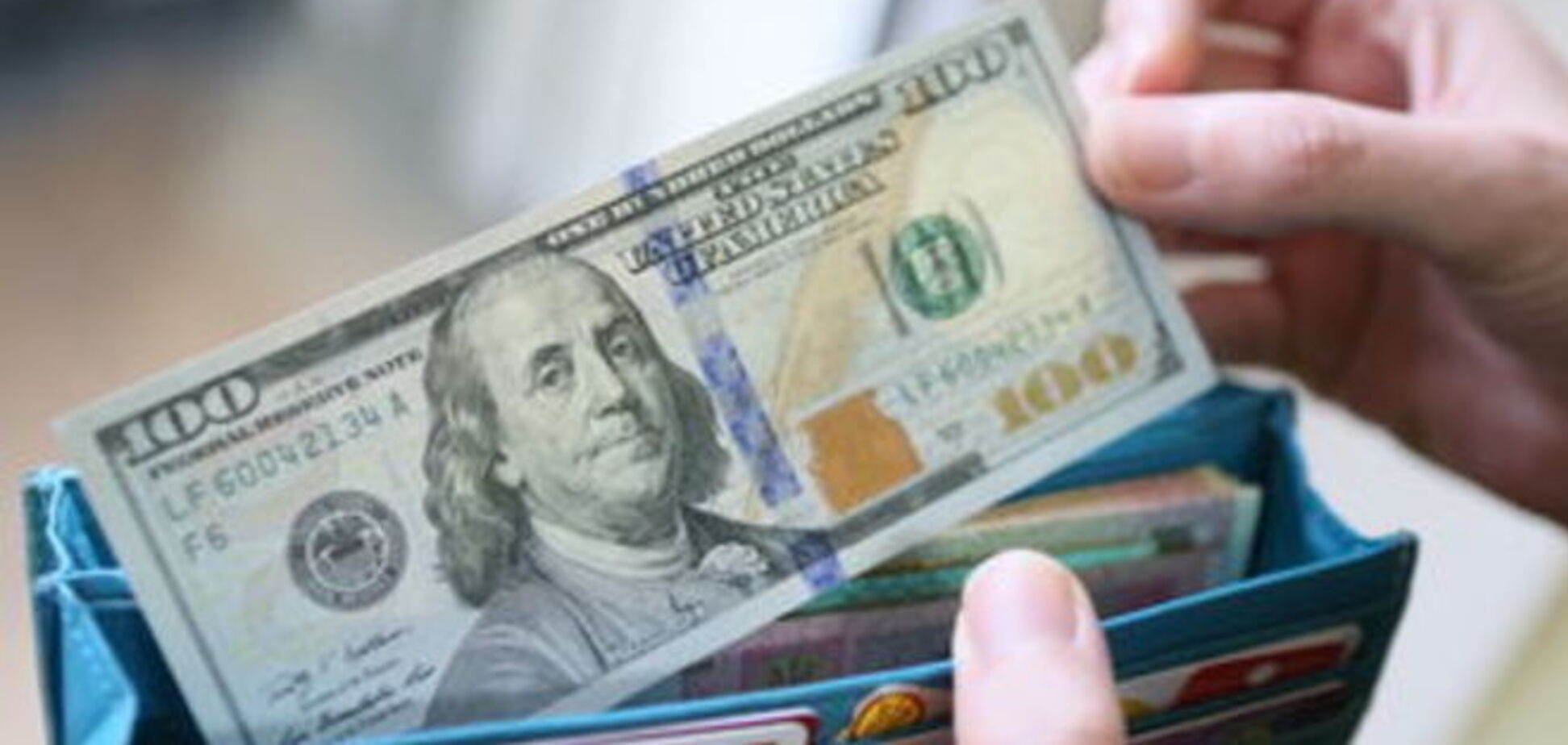 Доллар на межбанке взлетел до 14,30 гривен