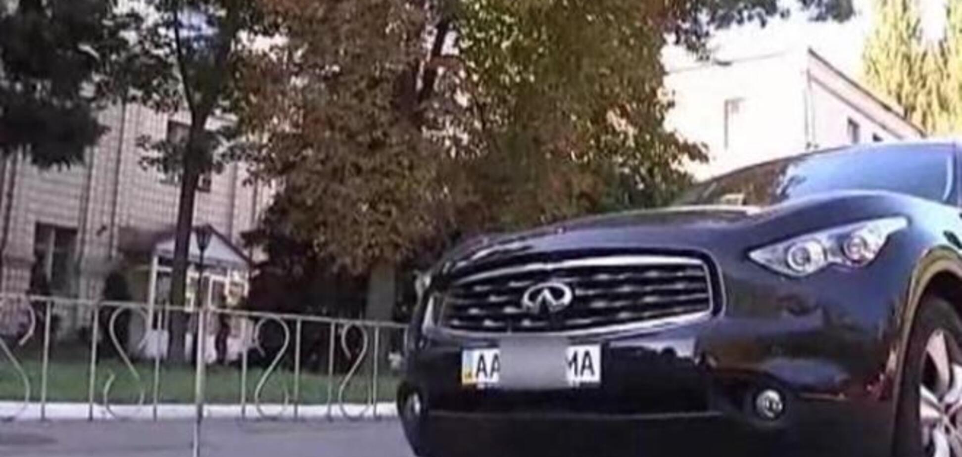 Руководство киевских военкоматов катается на шикарных иномарках – СМИ