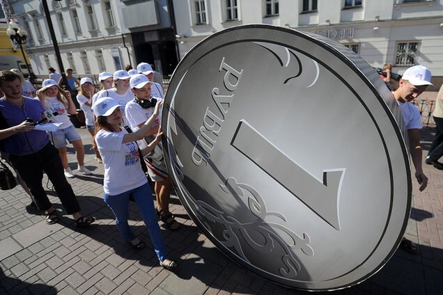 Курс евро за последние полгода впервые превысил отметку 50 рублей