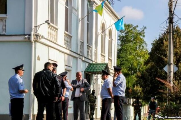 ФСБ-шники провели массовые обыски у членов Меджлиса в Крыму