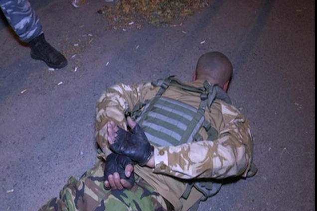 На блокпосту в Харкові терорист з автоматом і гранатою намагався 'віджати' автомобіль у міліції