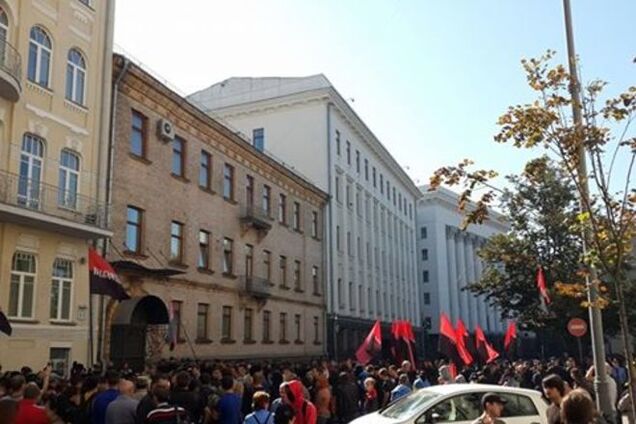 Правый сектор ушел от Порошенко ни с чем