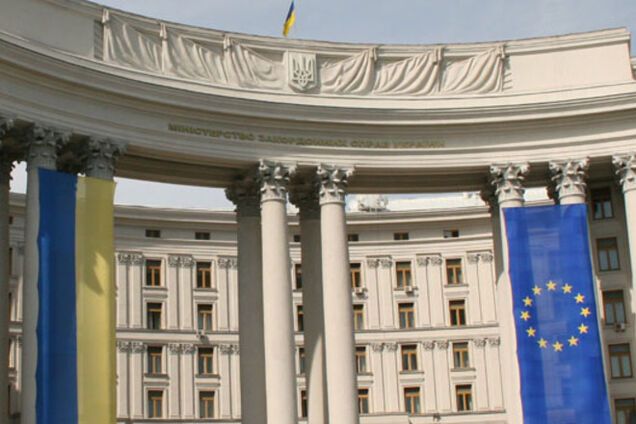 МИД требует освобождения боевиками консульств Польши и Чехии