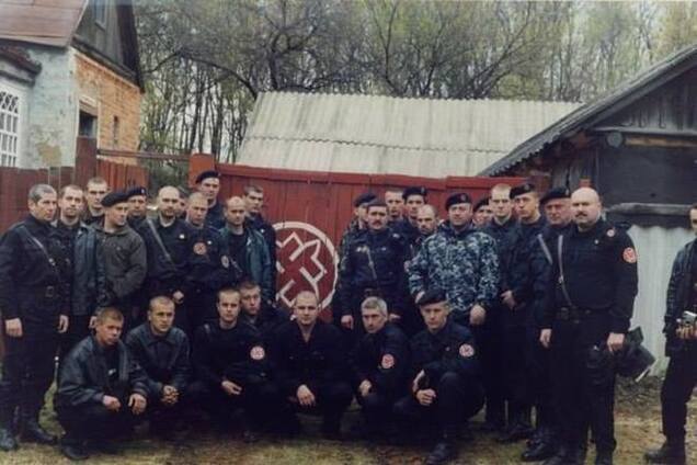 Эксперты: вербовкой боевиков для 'ДНР' занимаются российские праворадикальные организации