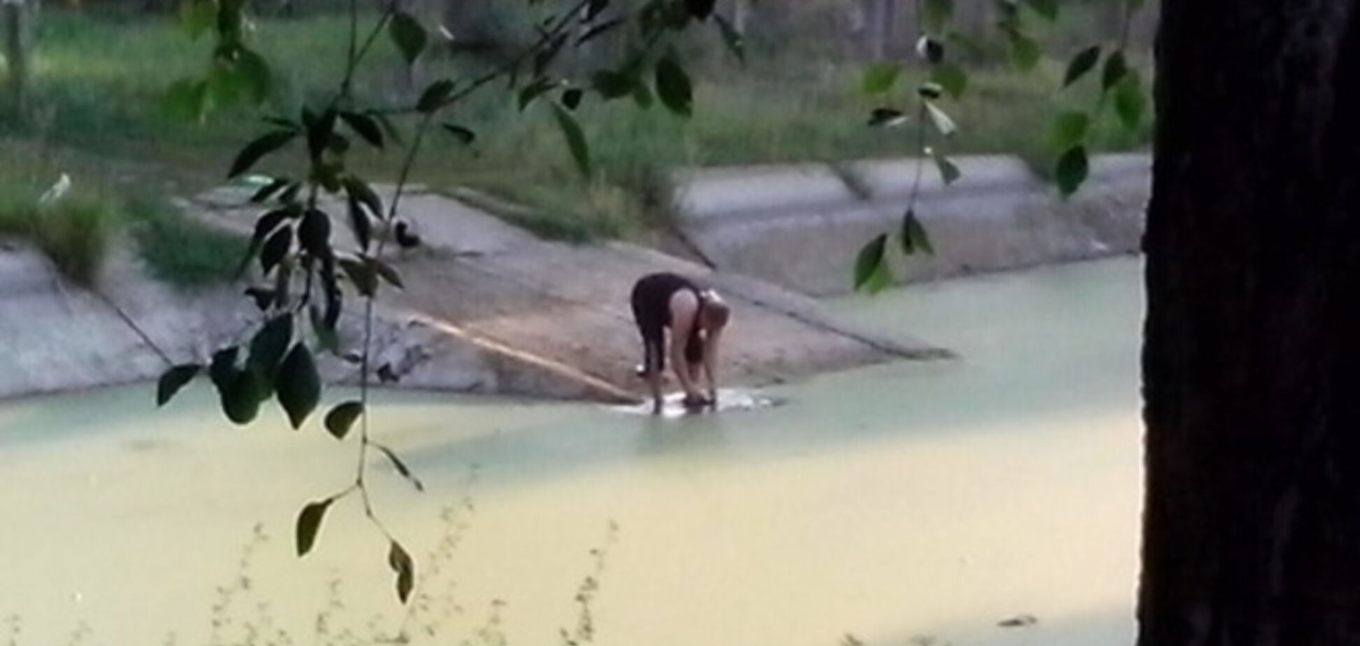 Будни Луганска: чугунные утюги на плите, очередь из 400 человек за водой и ведра вместо холодильника