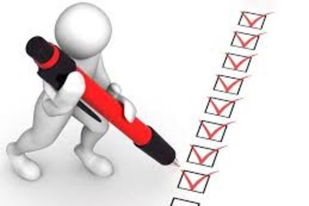 Больше половины украинцев не доверяют партиям, судам и милиции - опрос