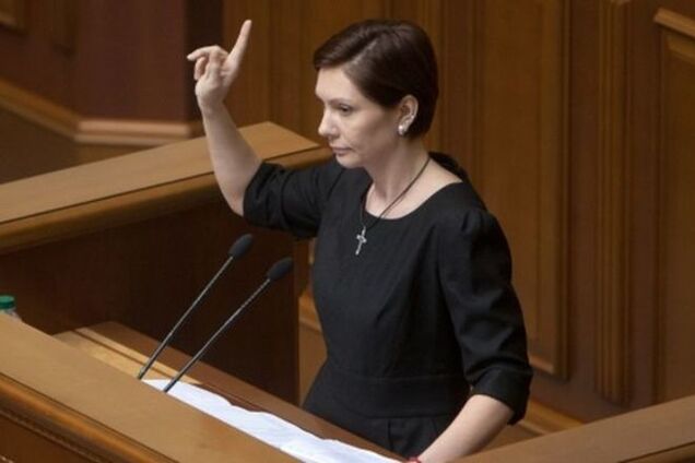 Турчинов вимкнув мікрофон Бондаренко: вам на колінах треба стояти перед Україною