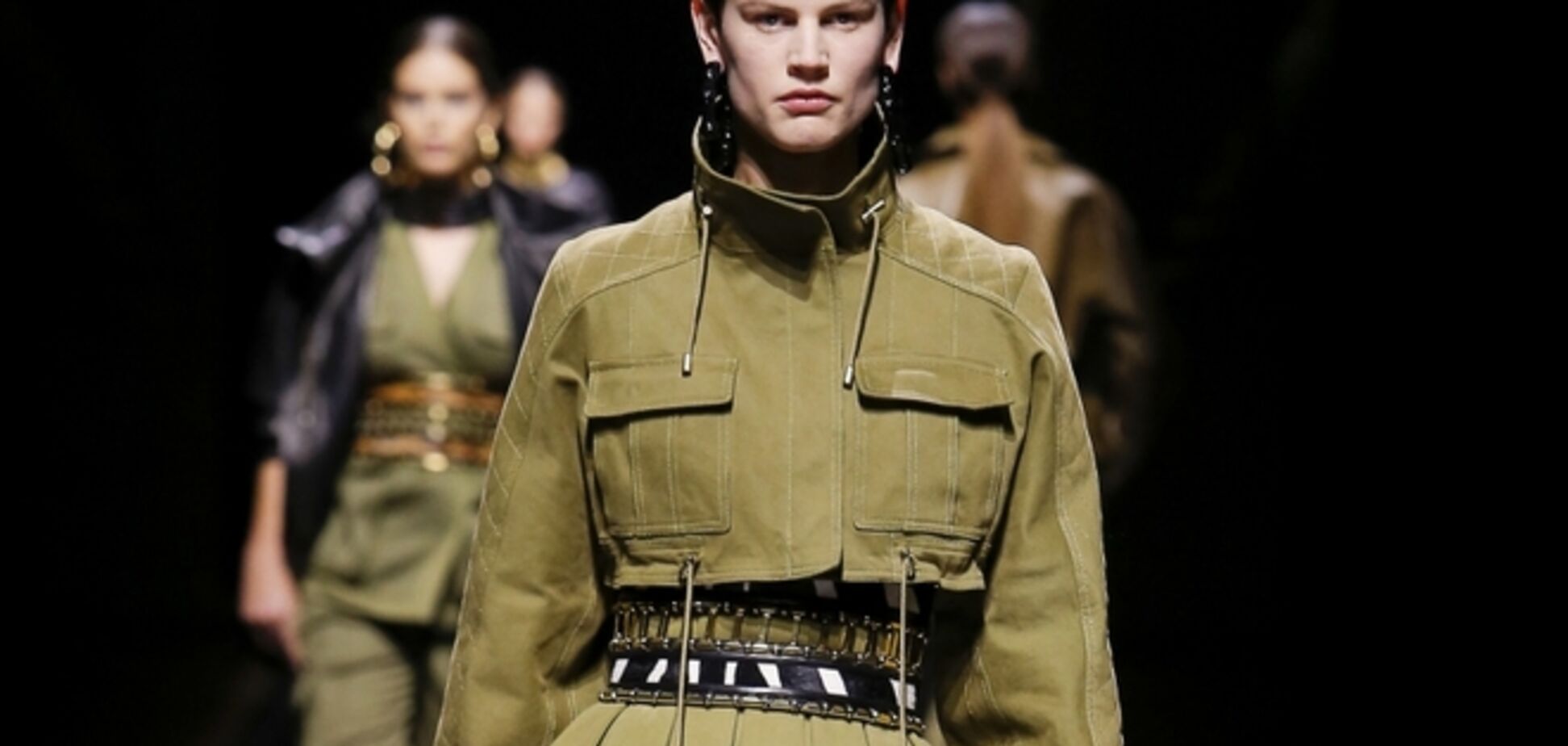 Модные костюмы в армейском стиле. Осень-зима 2014-2015 от Balmain