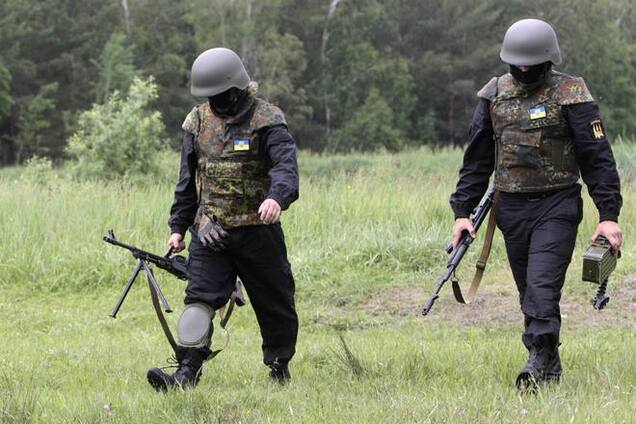 Гранатометчик Нацгвардии остановил наступление боевиков на Комсомольское