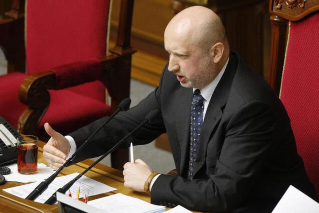 Турчинов хочет 'приклеить' депутатов к рабочим местам