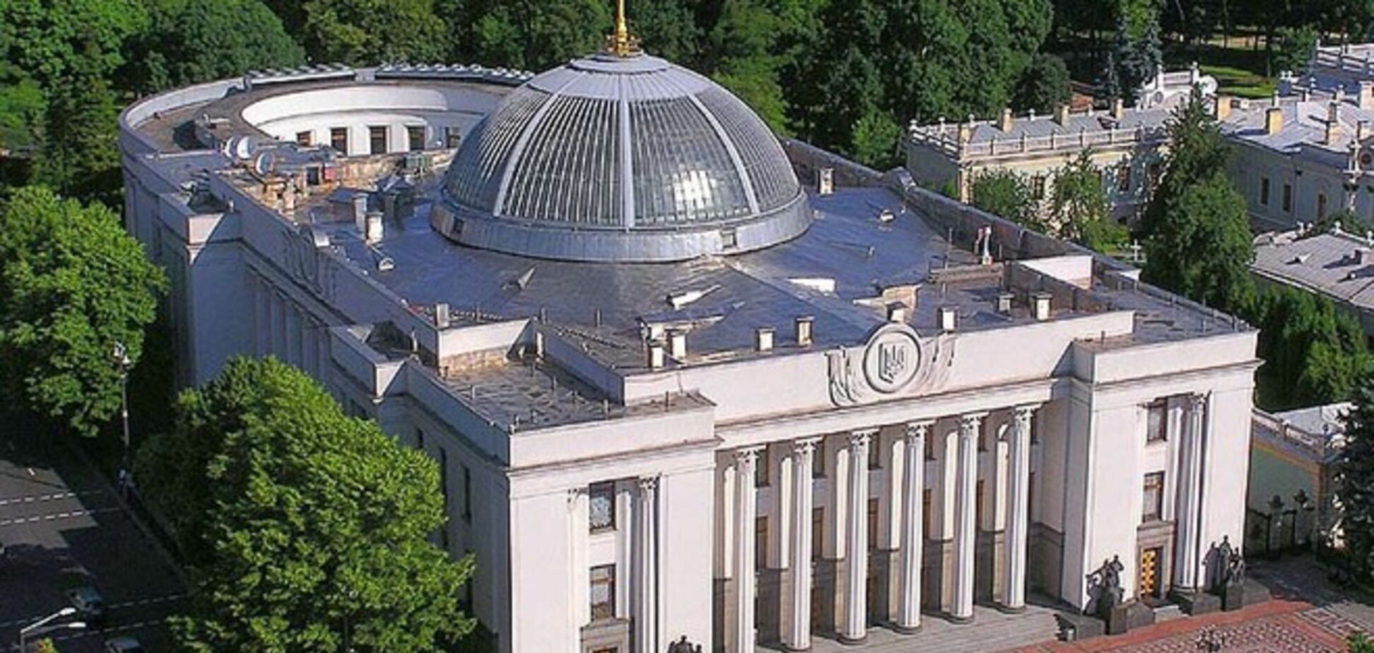 Рада решила обязать бизнес и граждан предоставлять транспорт для эвакуации насления из зоны АТО