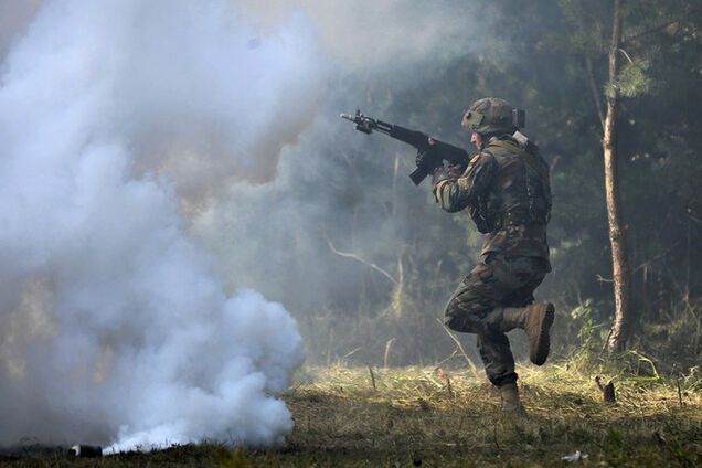 Тымчук: Минобороны закупает фейерверки вместо средств для АТО