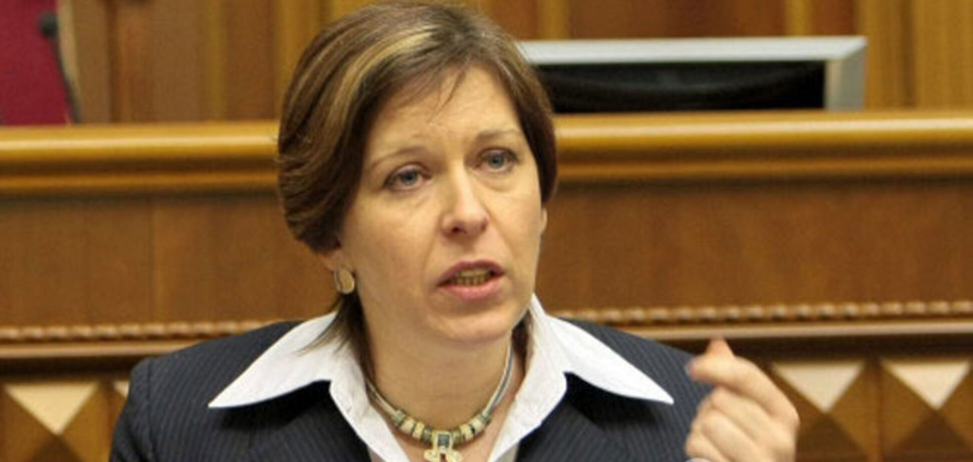 В Киеве с ножом напали на двух агитаторов кандидата в народные депутаты Ляпиной