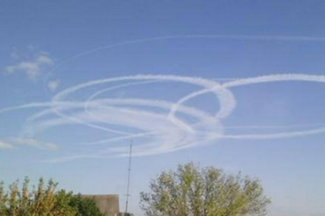 В сети появились фотографии загадочных кругов в небе над Донбассом