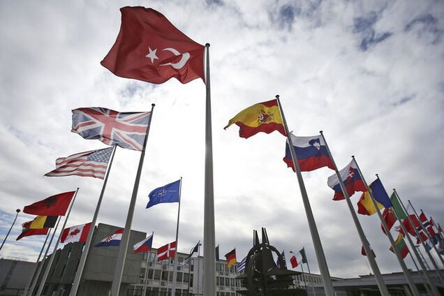 НАТО пересмотрит отношения с Россией