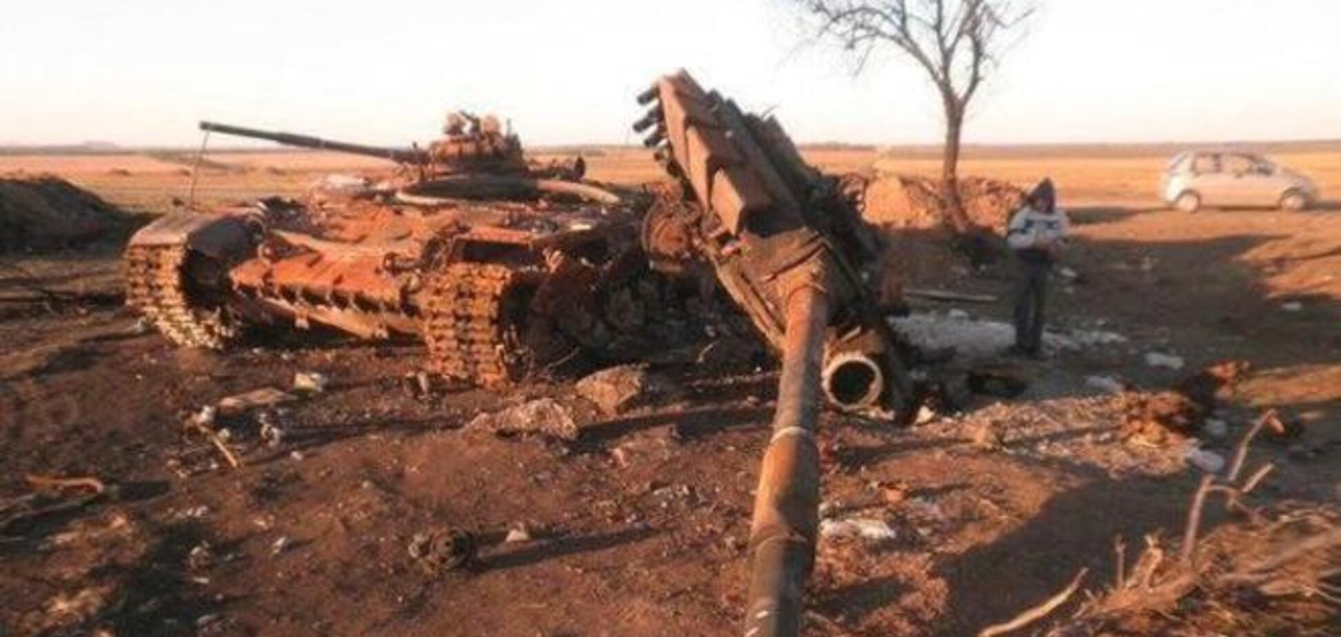 В сети показали уничтоженные в Старобешево танки оккупантов