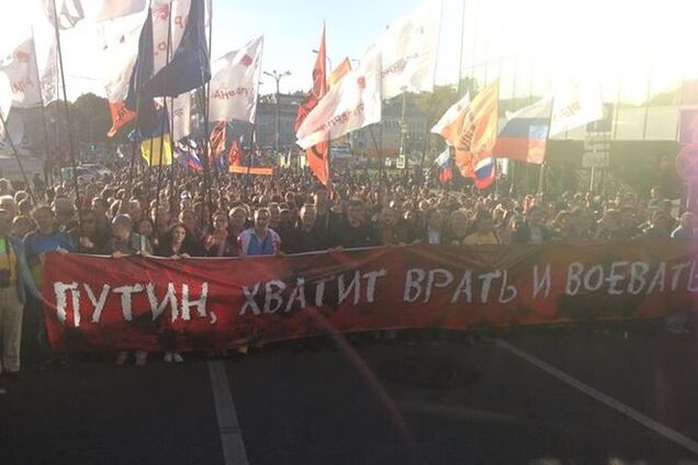 Немцов заявил о 100 тысячах человек на 'Марше мира' в Москве