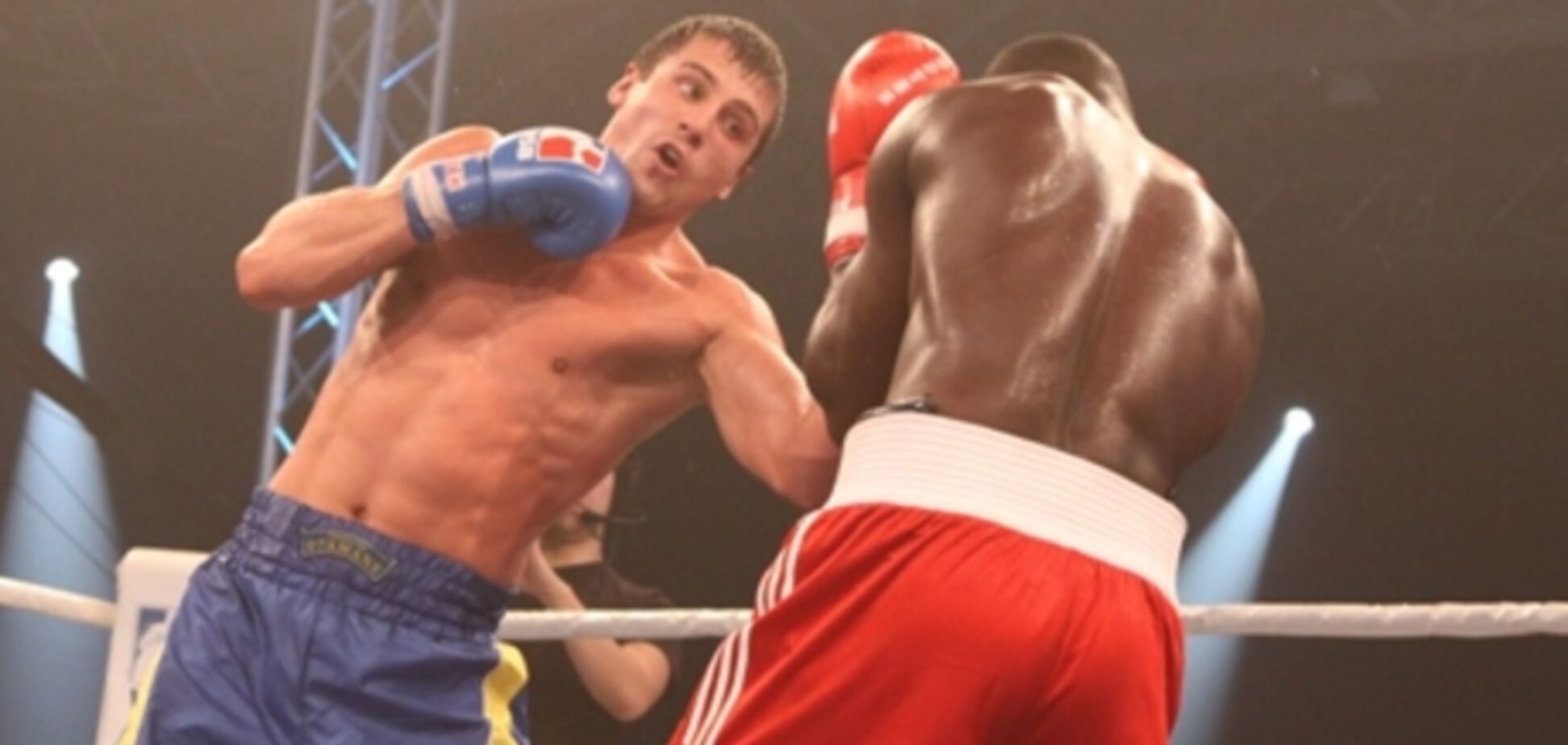 Украинский боксер побил американца