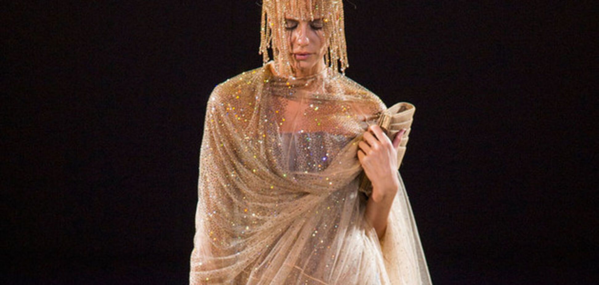 На Неделе моды в Милане Giorgio Armani показал коллекцию-мираж