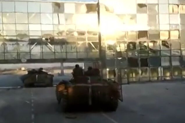 Террористы возобновили обстрел аэропорта в Донецке из 'Градов'