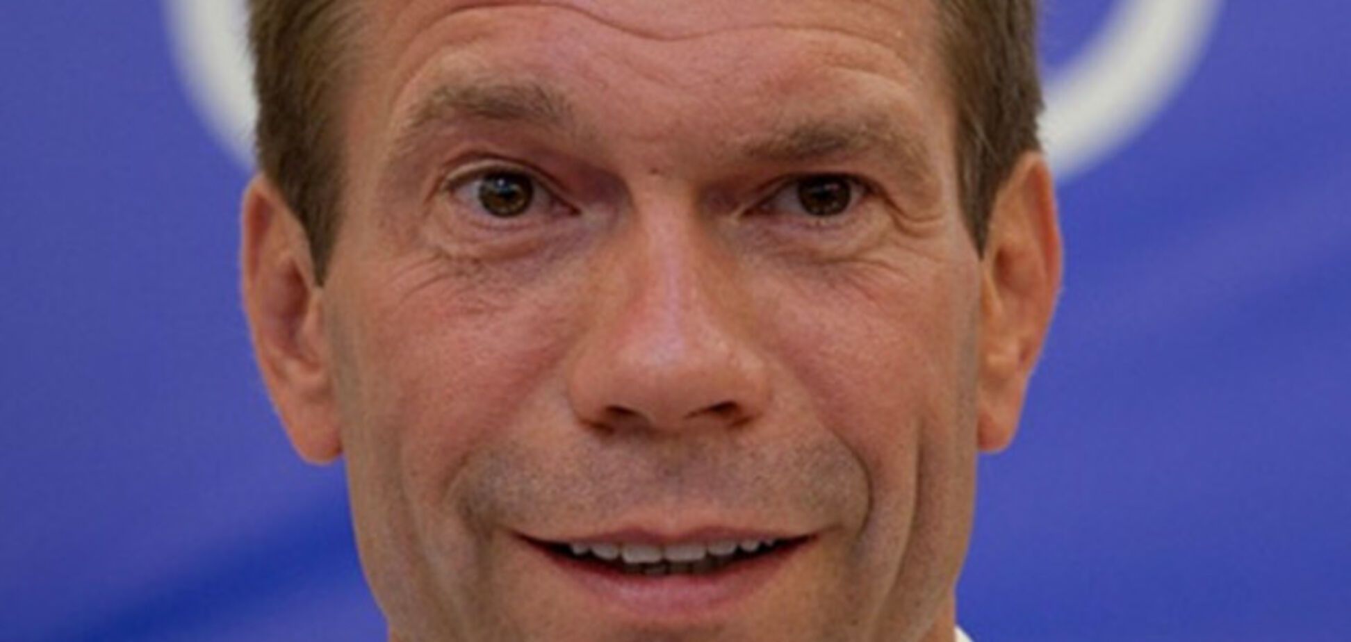 Войовничий клич з урни для плювків